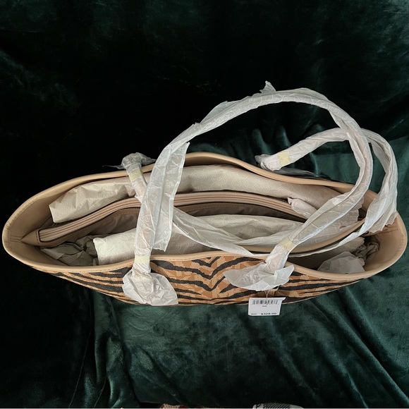 NWT MICHAEL Michael Kors Emry Large Tote - Picture 5 of 8